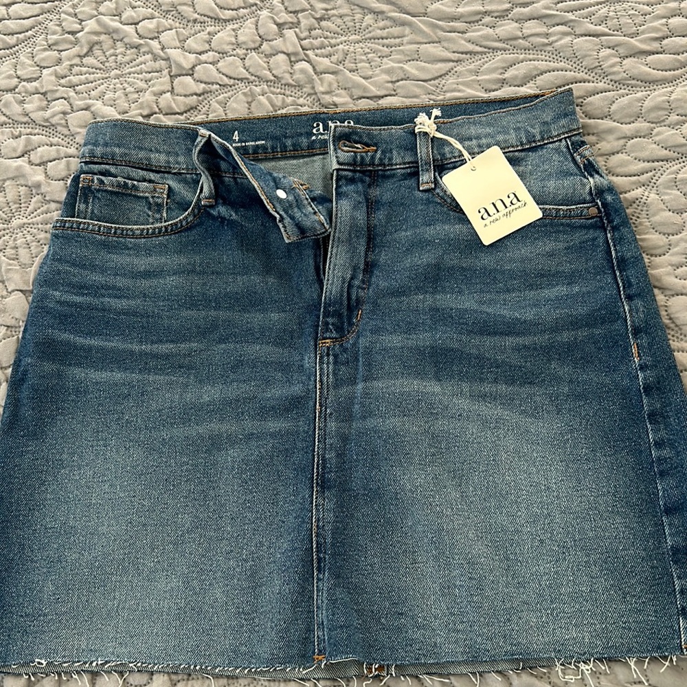 Ana Denim mini skirt, size 4. New!